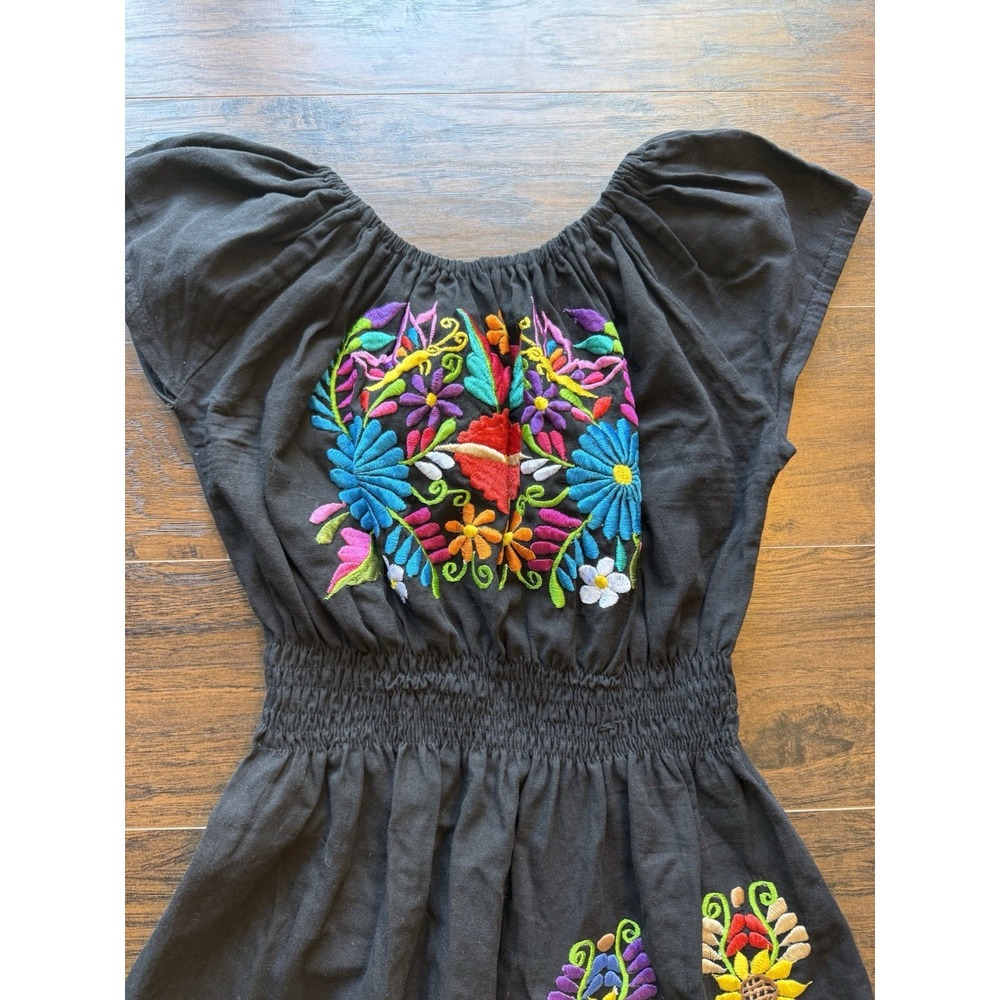 Vintage Mexican Embroidered Dress Womens Medium Black Floral Peasant Boho Hippie - Picture 3 of 7